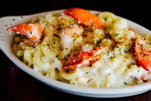 Bacon Lobster Mac shutterstock_1866165823 1200x800